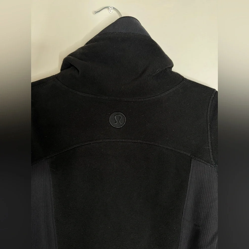 Lululemon Post Chaturanga Pullover Black size 4